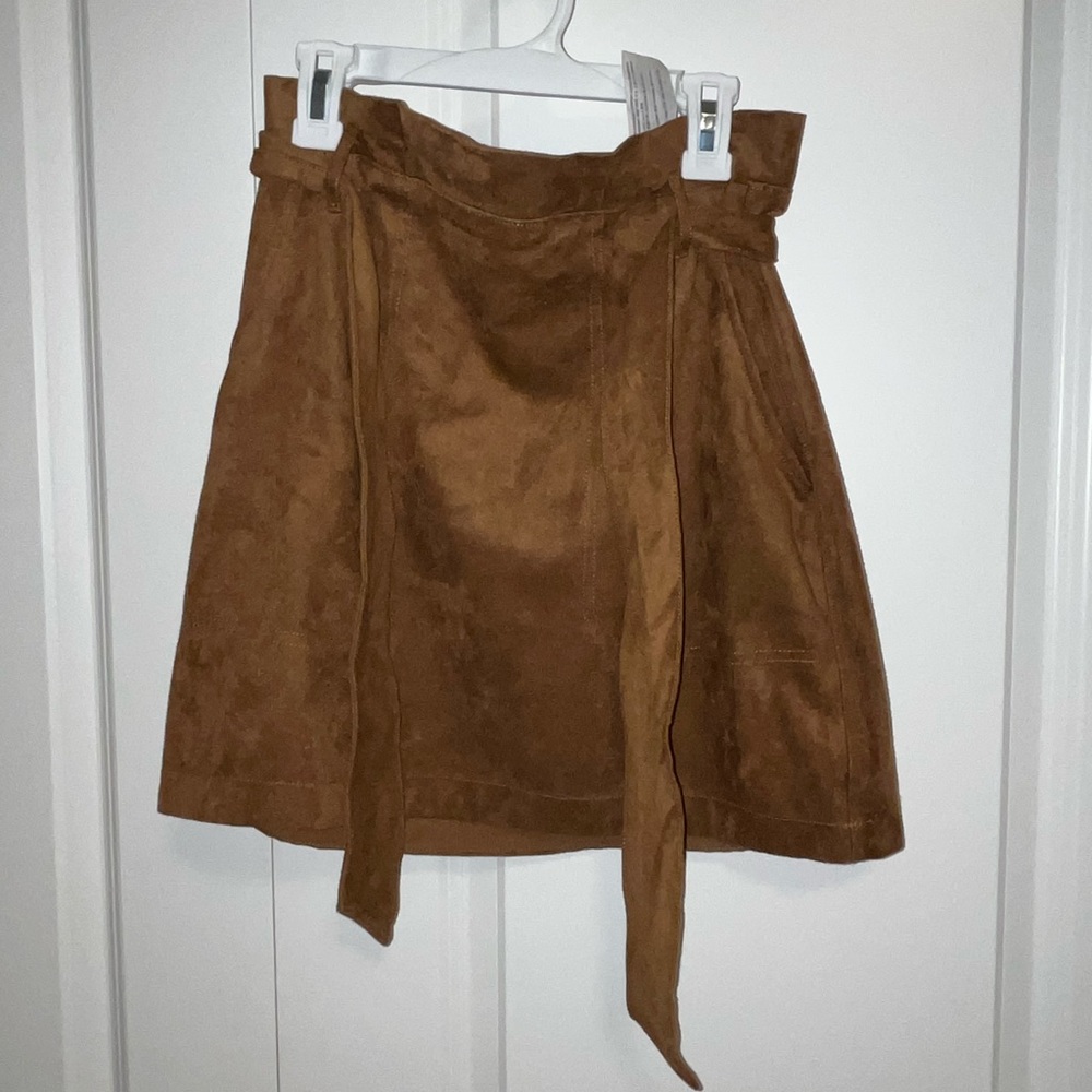 Abercrombie tie skirt in camel color (size small-worn once)